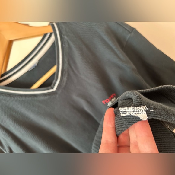 Vintage 90s Tommy Hilfiger sleeve tee shirt Tommy Jeans - Picture 6 of 10